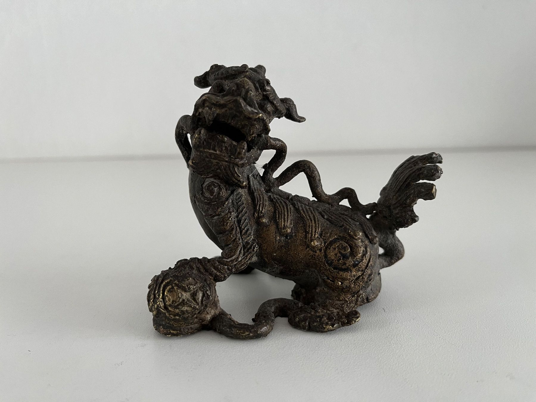 Sculture & Statue: antiker chinesischer Löwe – Usato da Wetzikon ZH venduto da seli03