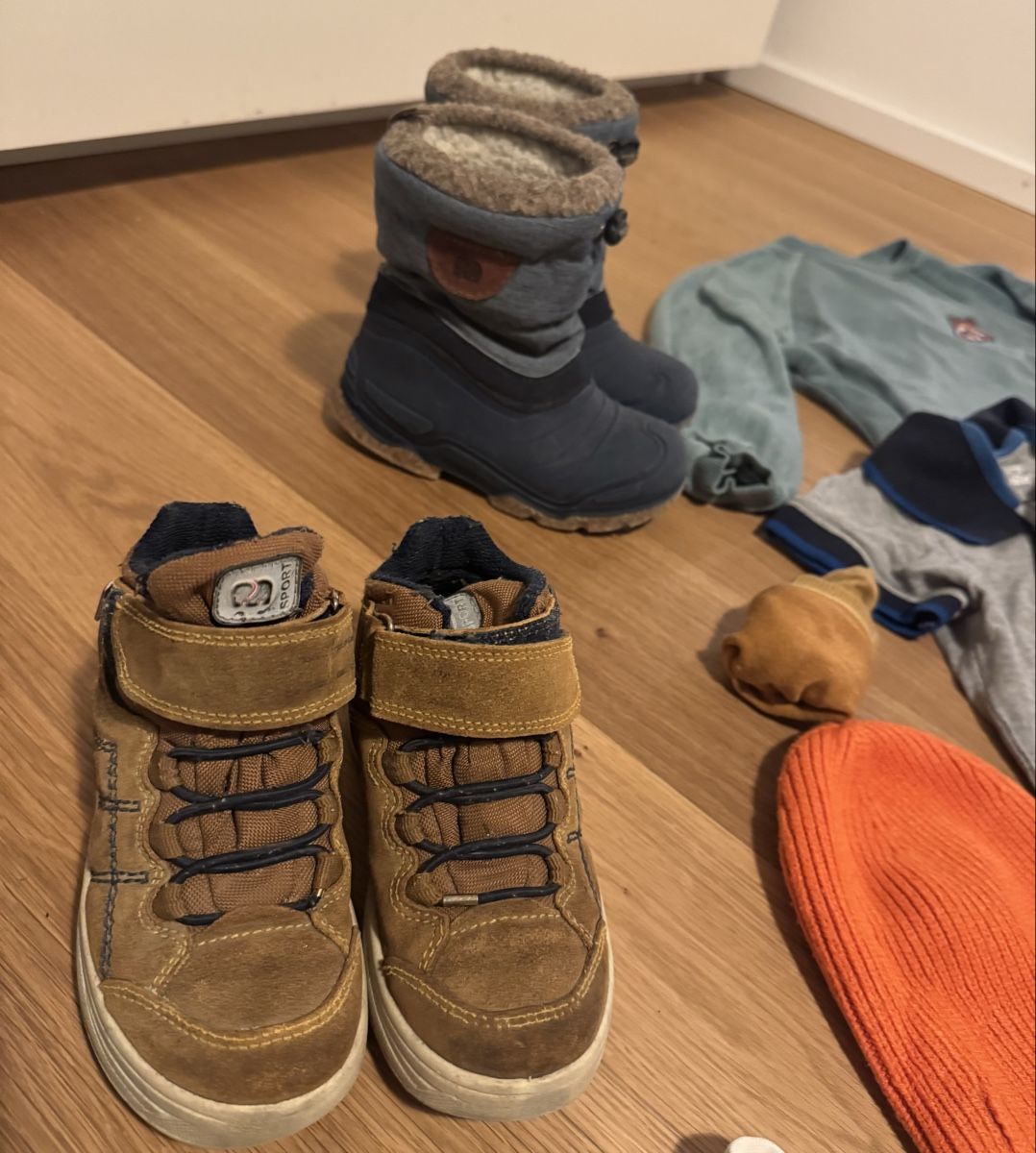 Levi's Lotti & Set di vestiti: Winter-Kleiderpaket 92/98, 18 Teile – Usato da Zürich venduto da car_zzr5 1
