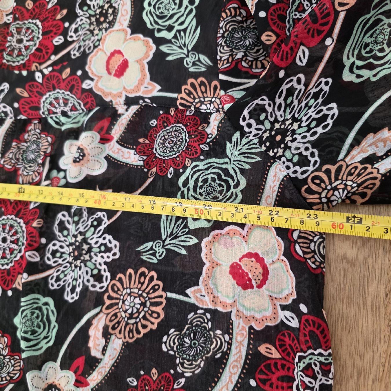 Tuniche:  Tunika mit Blumenmuster Groesse L leichte Stoff – Usato da Rheinsulz venduto da Gilea 6