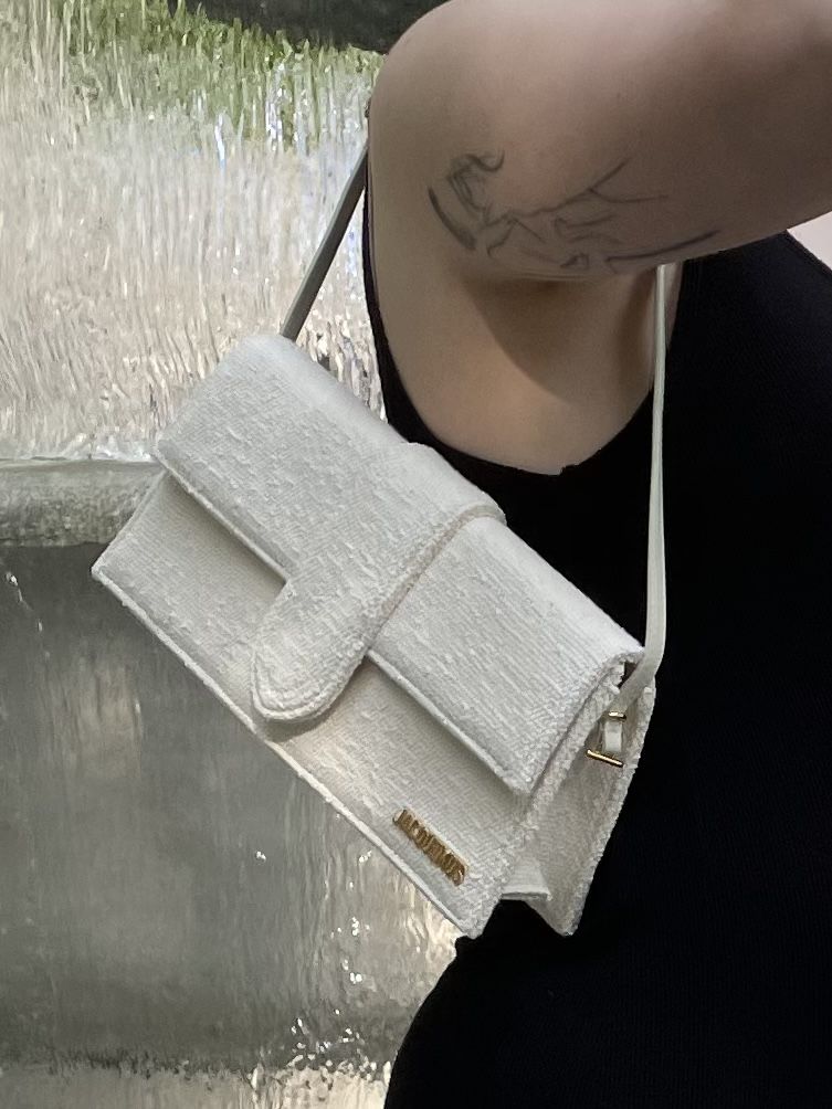 Jacquemus Borse da donna: Jacquemus Le Bambino Long Tote Boucle – Nuovo (secondo la descrizione) da Berikon venduto da chuchu 1