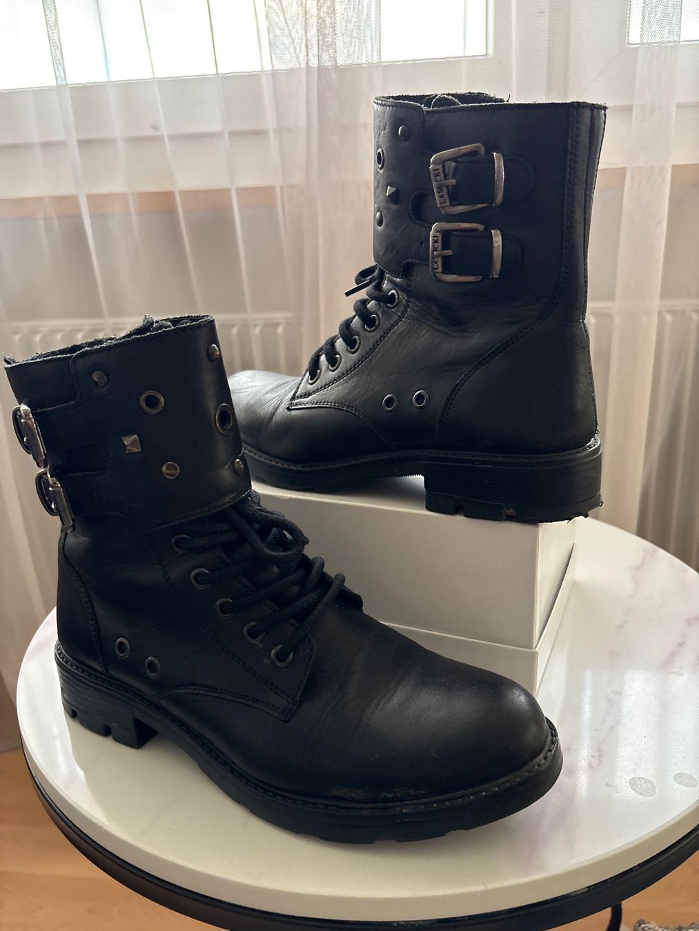Scarpe da donna: Leder Stiefeletten gr39(38) – Usato da Niederbipp venduto da blu_jw7r 1
