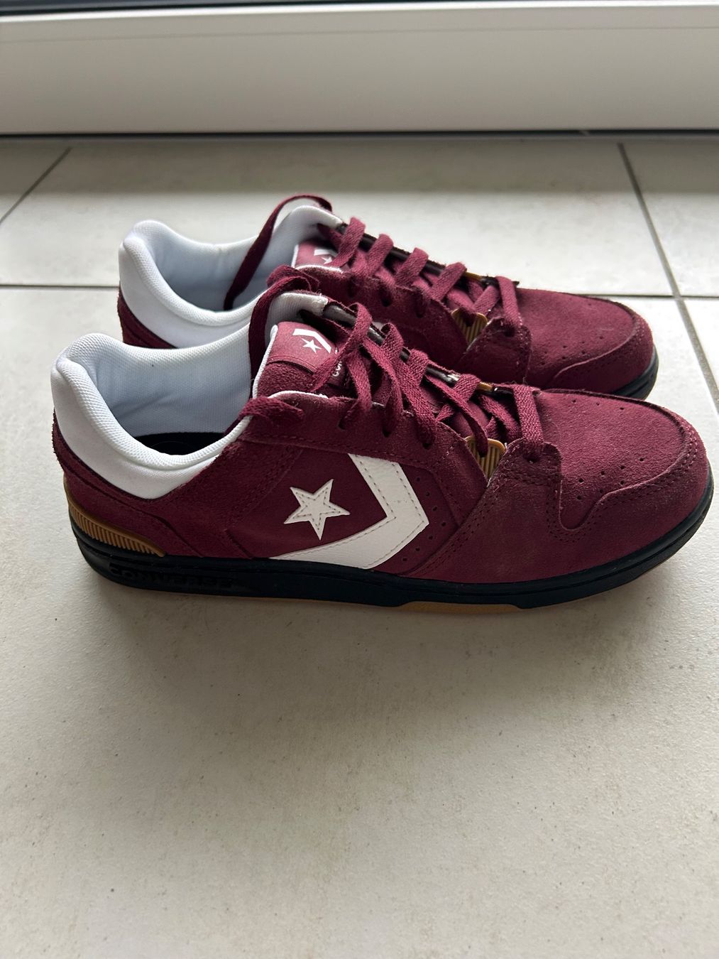 Converse Scarpe da donna: Une paire de basket Converse neuve – Usato da Courrendlin venduto da loko2910 1