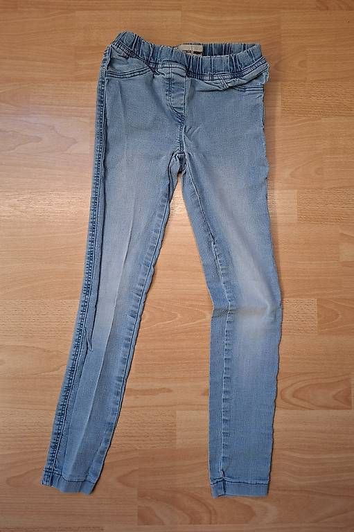 Kleiderpakete & -sets: Lässiges Mädchen Kleider-Set, Grösse: 140 – Gebraucht aus Wangen SZ von coni2204_10 1