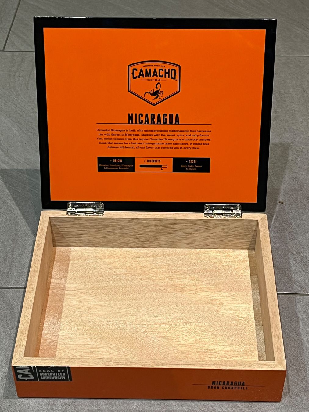 Caisses de transport: Zigarrenkiste "Camacho" – D'occasion à Bauma par Budgerigar 1