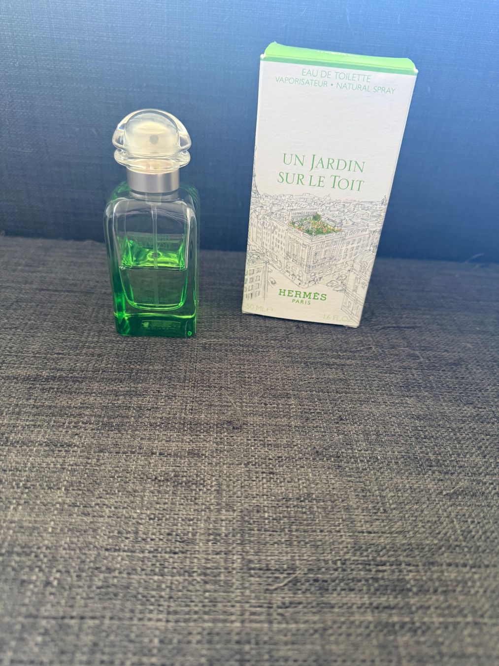 Hermès Profumi & Eau de Toilette: Un jardin sur le toit 2ml – Usato da Orbe venduto da Sylvie.Lep07