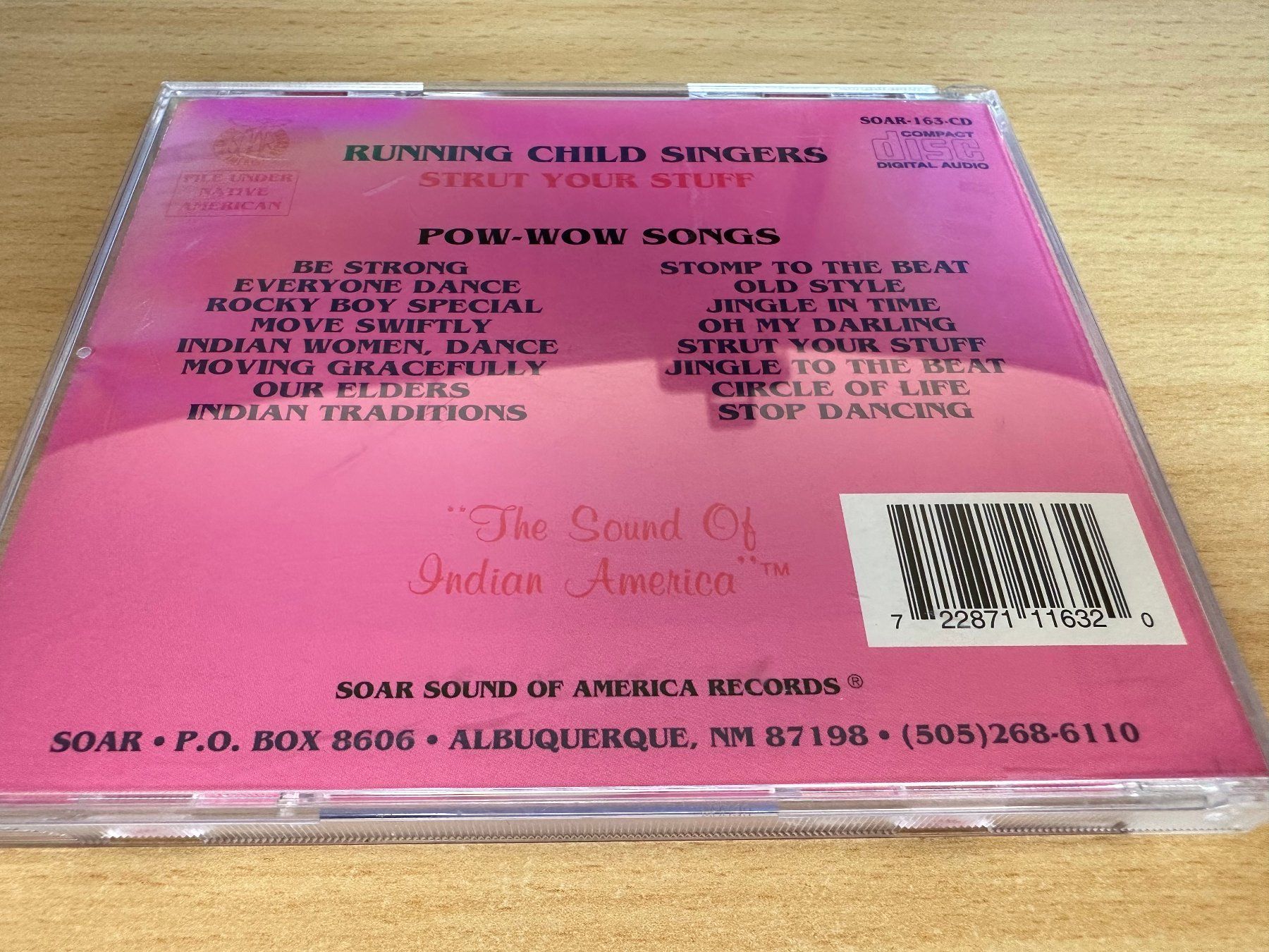 CD: Running Child Singers – Strut Your Stuff – Usato da Rikon im Tösstal venduto da Alpenmutz 1