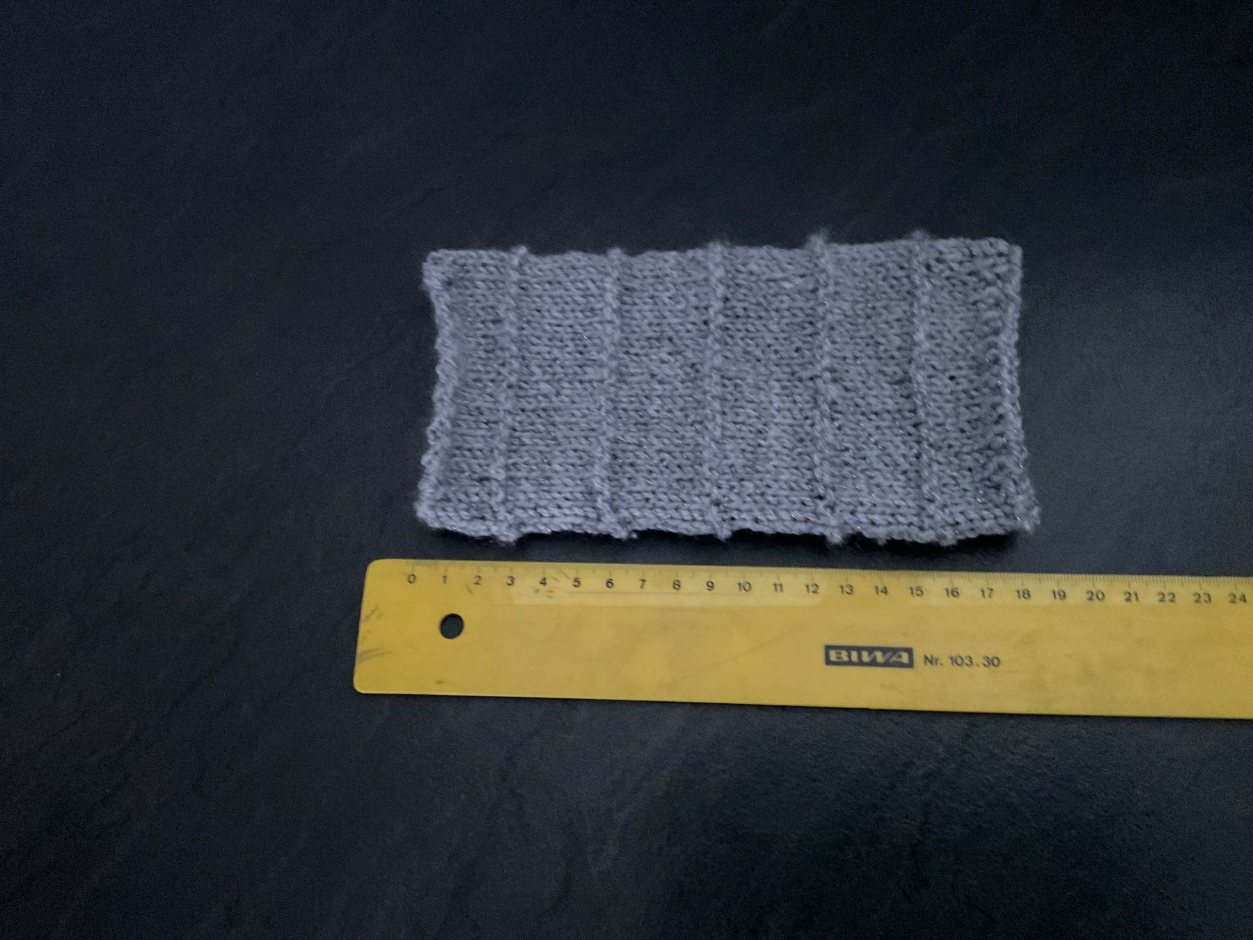 Handschuhe & Handstulpen: Handgestrickte Pulswärmer- Amedisli grau mit silberfäden – Neu (gemäss Beschreibung) aus Wetzikon ZH von FeeF 1