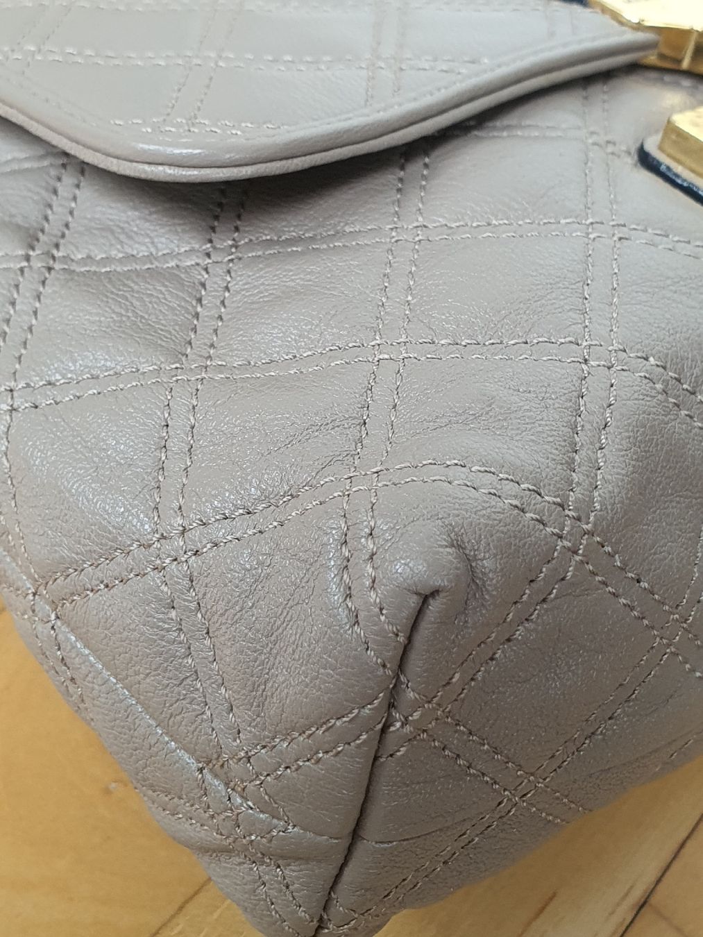 Marc Jacobs Borse da donna: Marc Jacobs Schultertasche Soft Leder Taupe – Usato da Niederteufen venduto da Mira_72 4