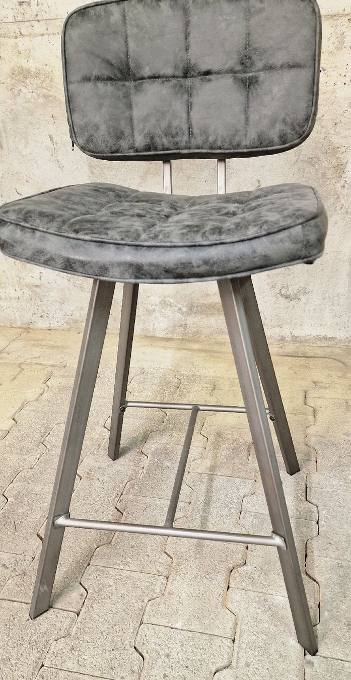 Sgabelli: Moderner Barhocker im Industrial Style - Grau Lederlook – Usato da Affeltrangen venduto da Szafaoli 2