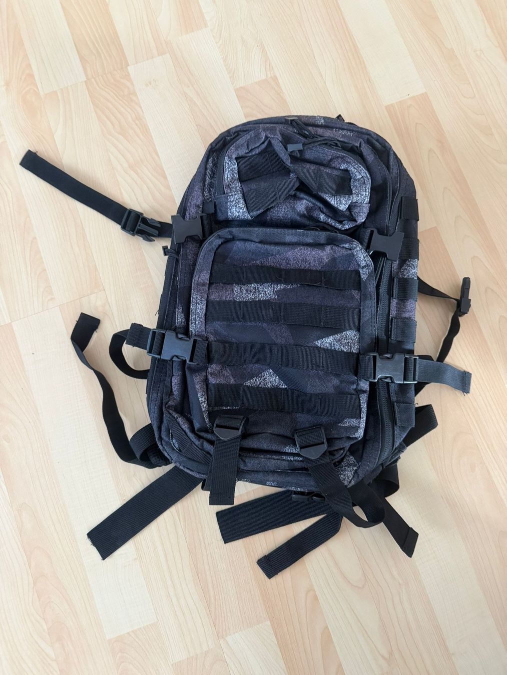 Zaini: Brandit - US Cooper Medium Backpack night camo digital – Nuovo (secondo la descrizione) da Diepoldsau venduto da pampalona 1