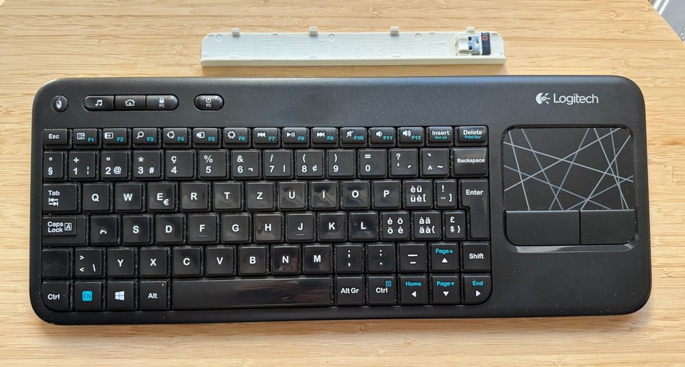Logitech K400r Kabellose Tastatur mit Touchpad wireless (Gebraucht) in ...