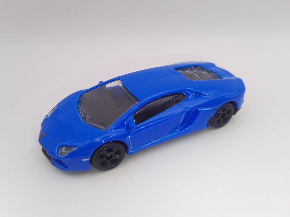 Voiture Miniature Majorette Lamborghini Aventador Noir Mat Italie Rayures - Échelle 1:64 - Avec Défauts Mineurs