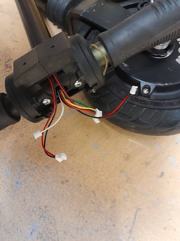 Veicoli elettrici: Etwow Battery et moteur tratinette – Usato da Lausanne venduto da EdwinBOSU 2