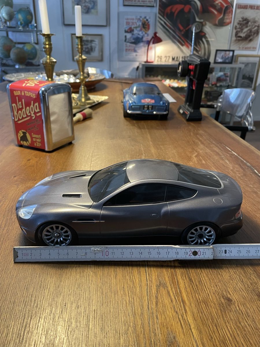 Nikko Modellismo RC: Aston Martin RC von Nikko – Nuovo (secondo la descrizione) da Laupen BE venduto da Perigoso 3