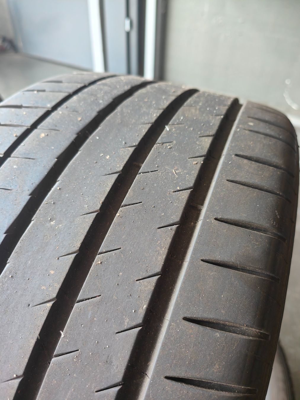 Michelin Pneumatici & Ruote complete: Tesla Sommerreifen – Usato da Oberengstringen venduto da Reifen-Lagerverkauf 4