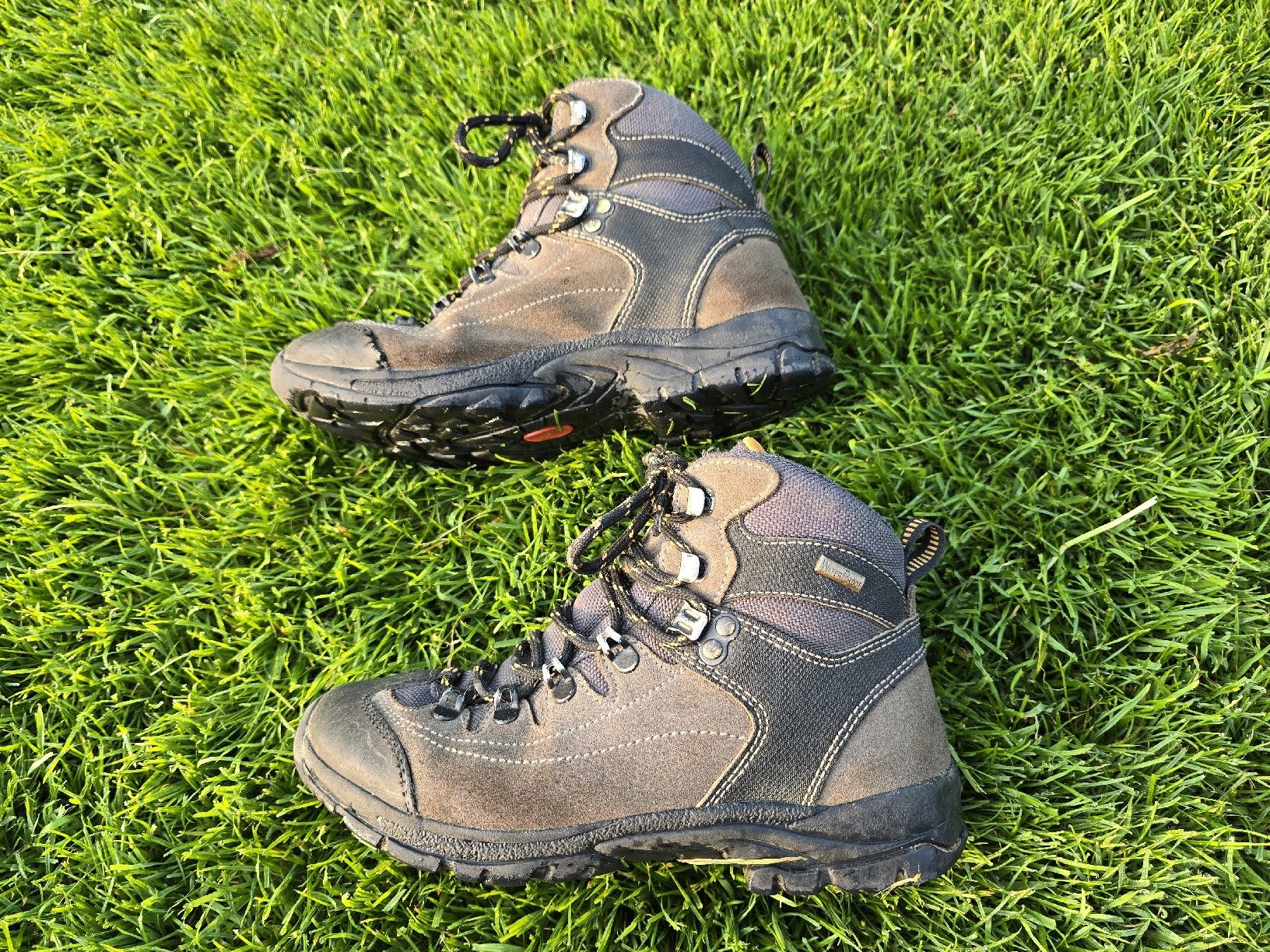 Scarpe per ragazzi: Kinder Wanderschuhe Gr 36 Landi – Usato da Wil SG venduto da zugersee1980 2