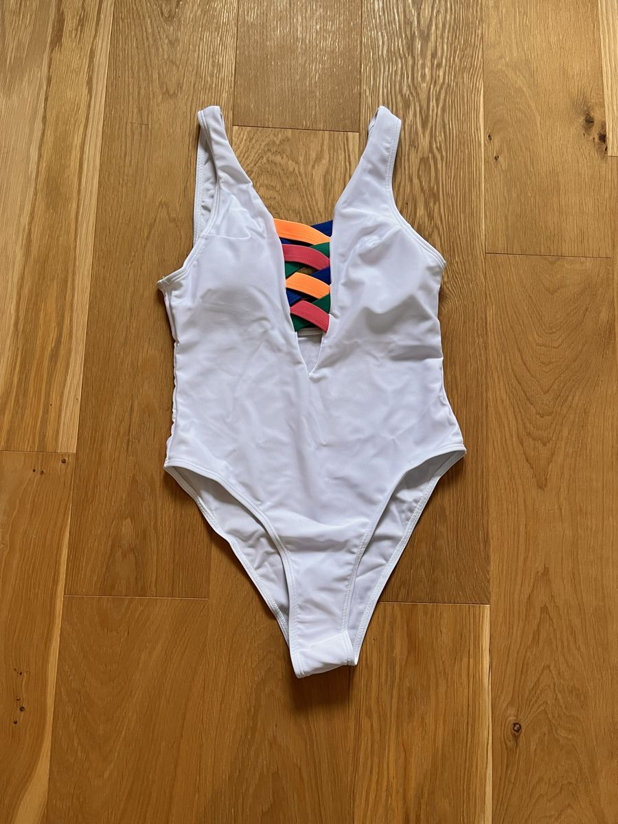 Maillots de bain & Bikinis: Badekleid M – Neuf avec emballage d'origine à Dotzigen par White_Warrior 1