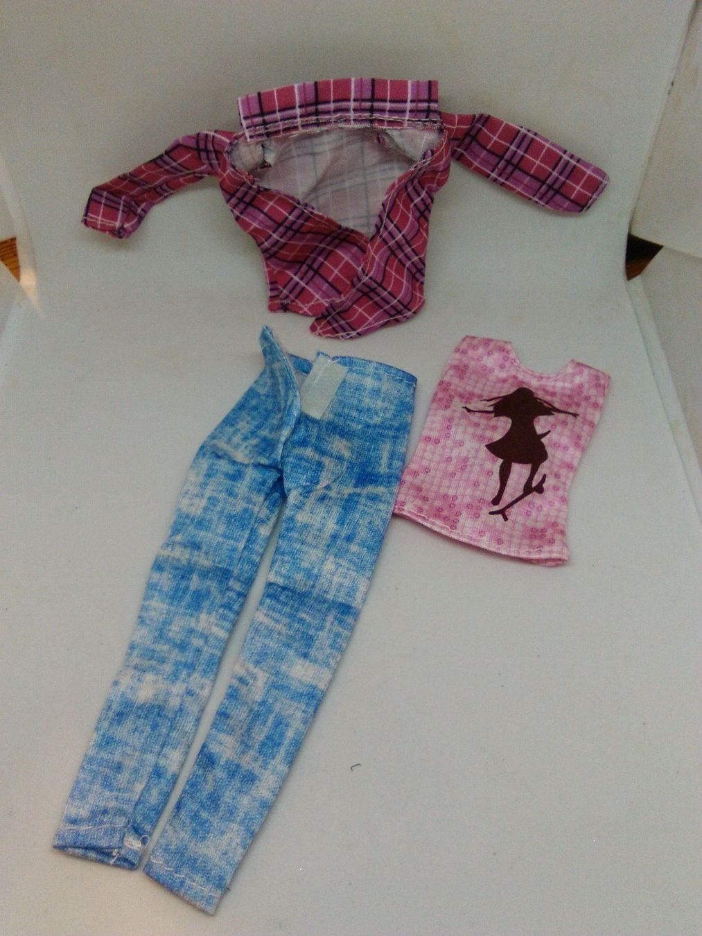 Camicie, Top & T-shirt: BARBIE KLEIDER ;3 stück – Nuovo (secondo la descrizione) da Basel venduto da bijoutrie_4 3