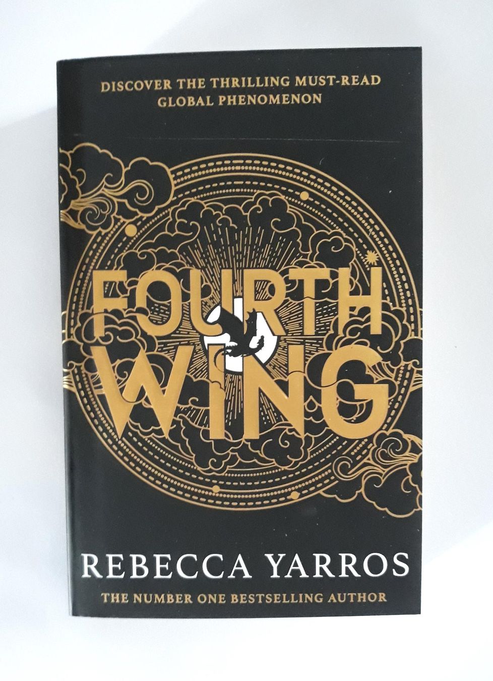 Bücher: Taschenbuch 'Fourth Wing' – Gebraucht aus Berikon von 10rltuefm