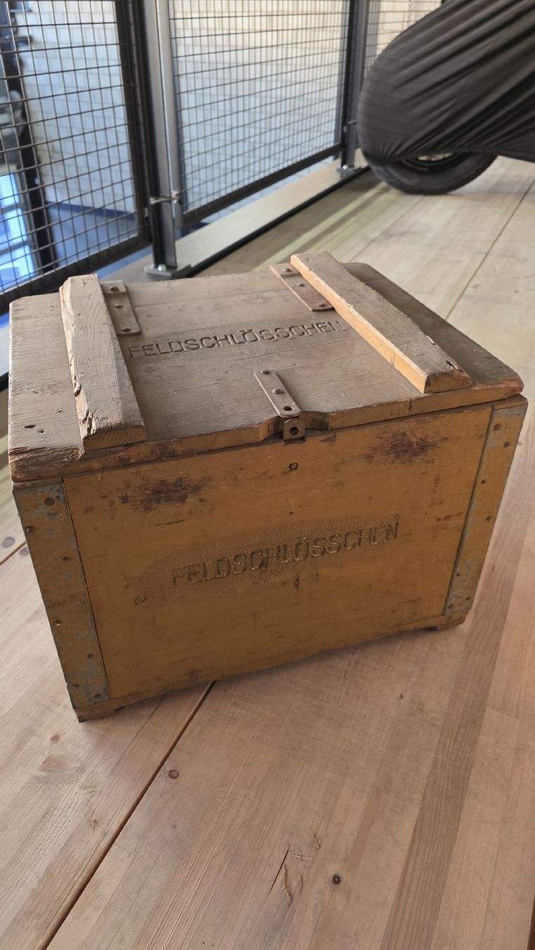 Casse di vino e birra: Vintage Holzkiste "Feldschlösschen" Bierkiste – Usato da RUSWIL venduto da Vintage-Workshop