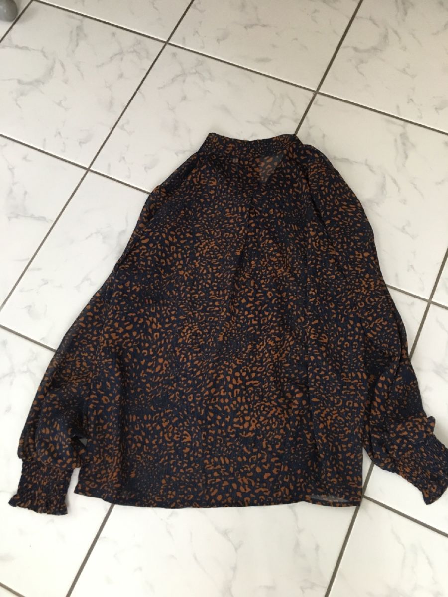 Blusen, T-Shirts & Tops: Blusa elegante  – Neu (gemäss Beschreibung) aus Schwyz von Francesca54 2