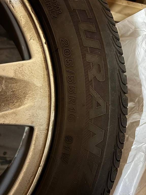 Pneumatici & Ruote complete: À VENDRE 4 ROUES – Usato da Crissier venduto da Geo_m 1