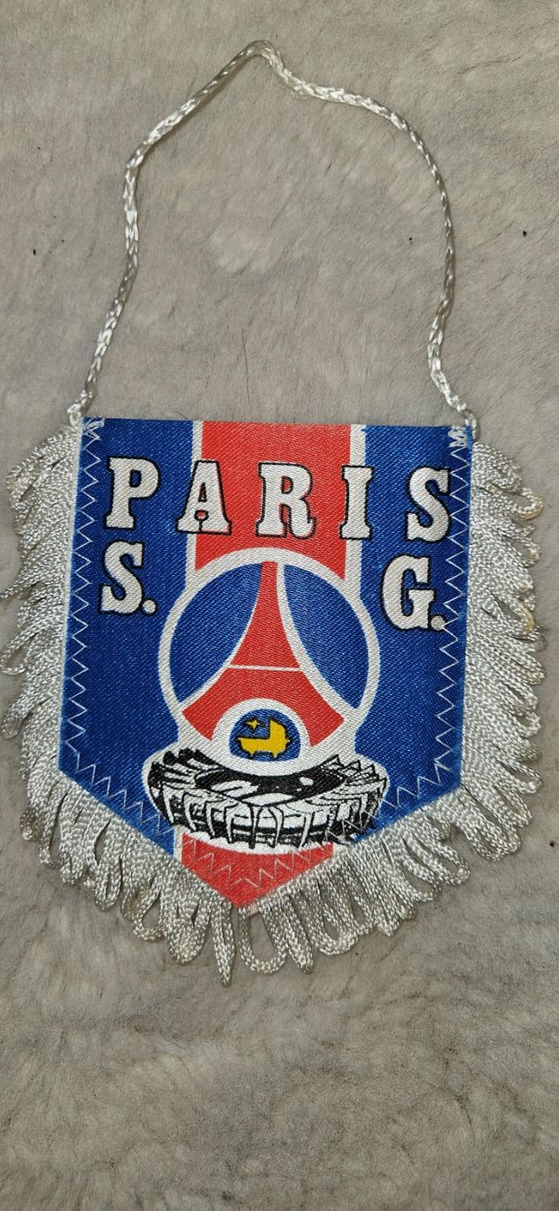 Bandiere: Fanion PSG Paris Saint-Germain – Usato da Riddes venduto da LuXuriousExcess