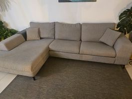 Graues Sofa abzugeben