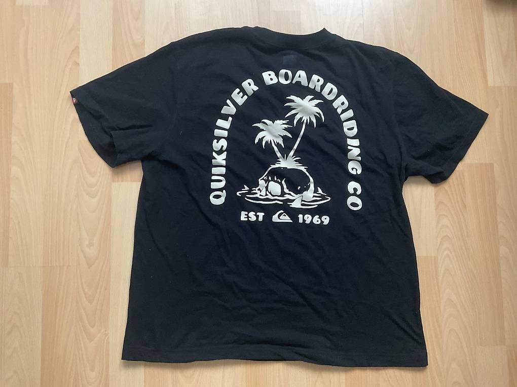 Quiksilver T-shirts: Quiksilver T-Shirt – D'occasion à huttwil par care.b