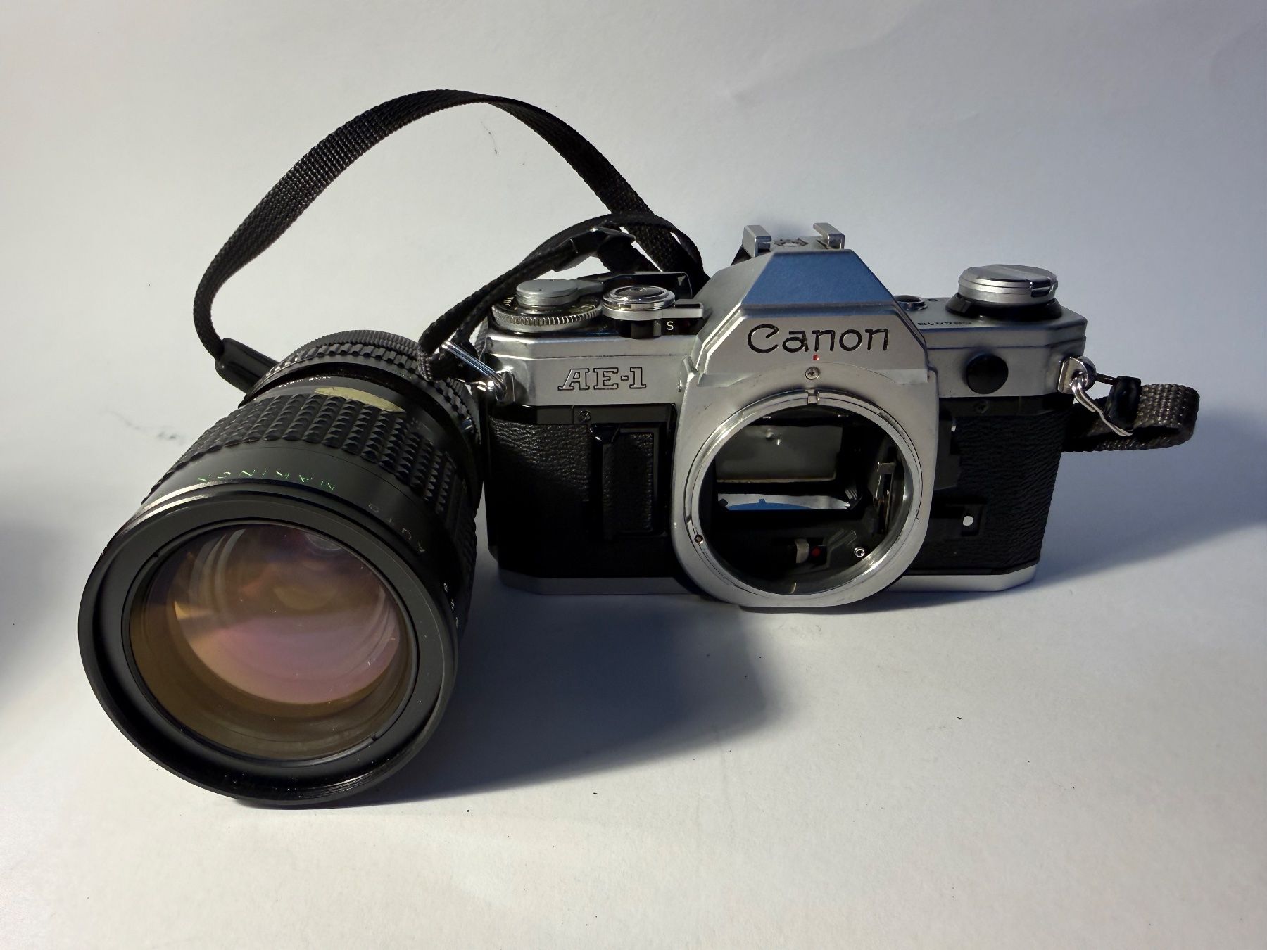 Canon Fotocamera: Kit Argentique Mythique Canon AE-1 + 2 Objectifs – Usato da Marin-Epagnier venduto da EagleOne 1