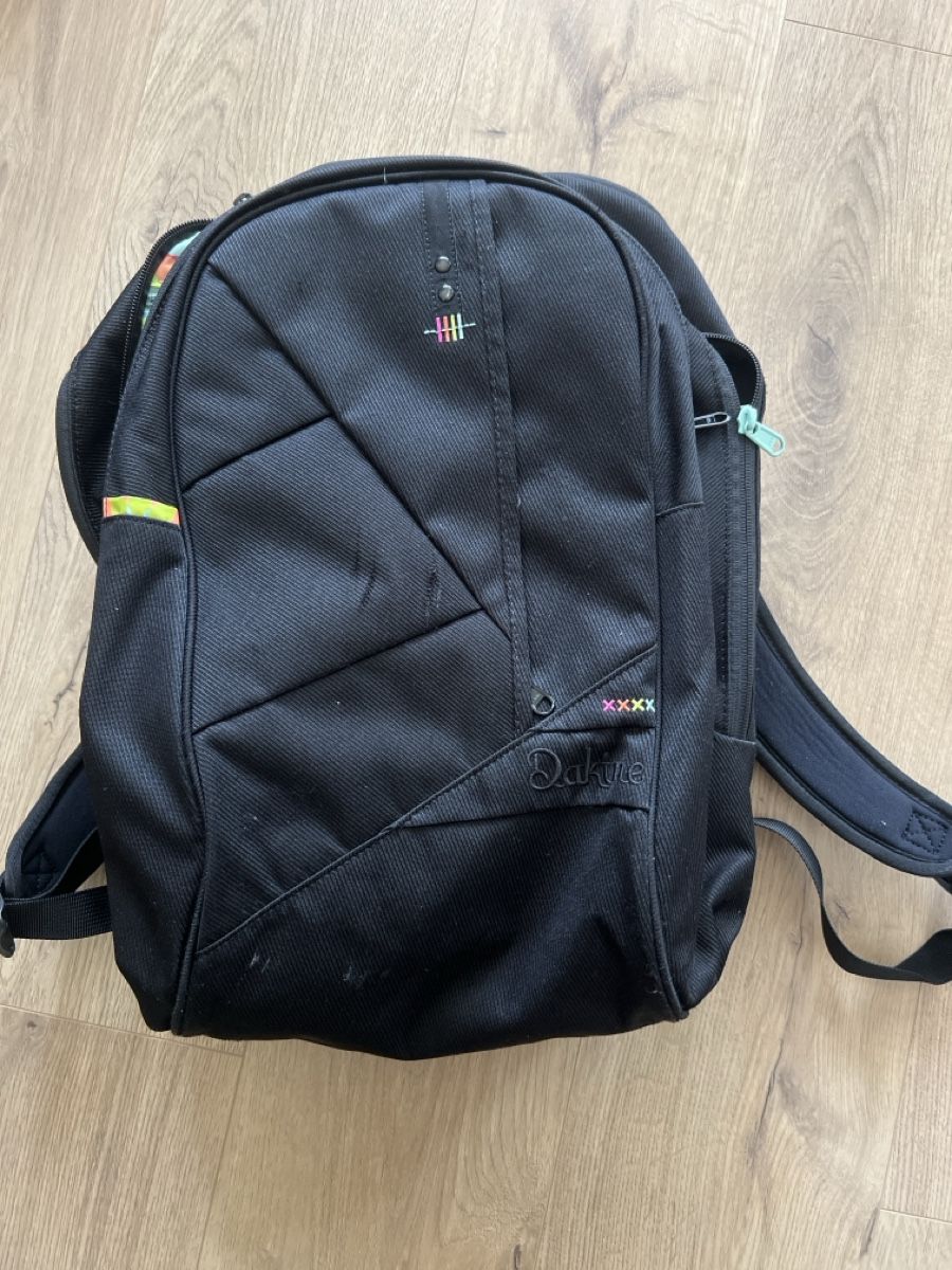 Dakine Rucksäcke: Dakine Rucksack schwarz – Gebraucht aus Weisslingen von lorrue