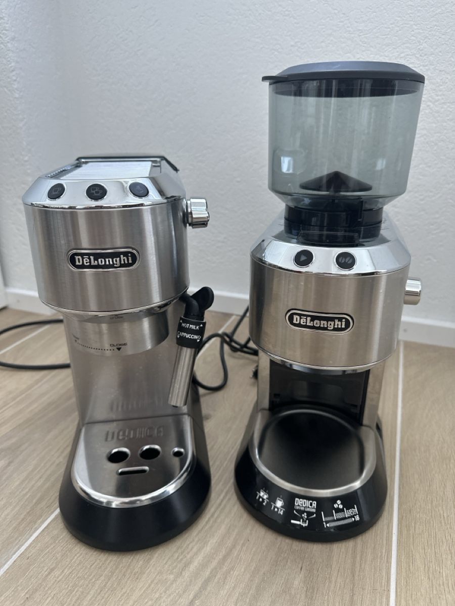 De'Longhi Machines à café & Machines à expresso: DeLonghi Kaffemaschine inkl. Mahlwerk – D'occasion à Gisikon par Jimmy22