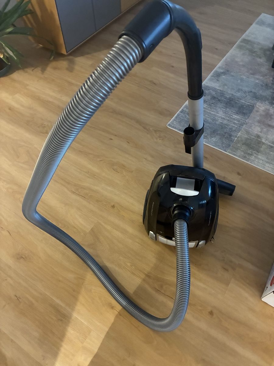 Aspirateurs & Accessoires: Staubsauger – D'occasion à Dagmersellen par Nina1234