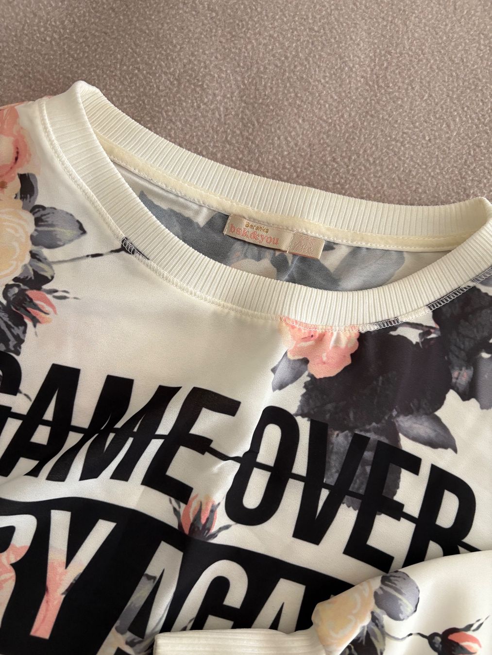 Bershka Maglioni & Felpe: Pull floral "Game Over" - Taille XS – Usato da Montreux venduto da m.mlkstn 2