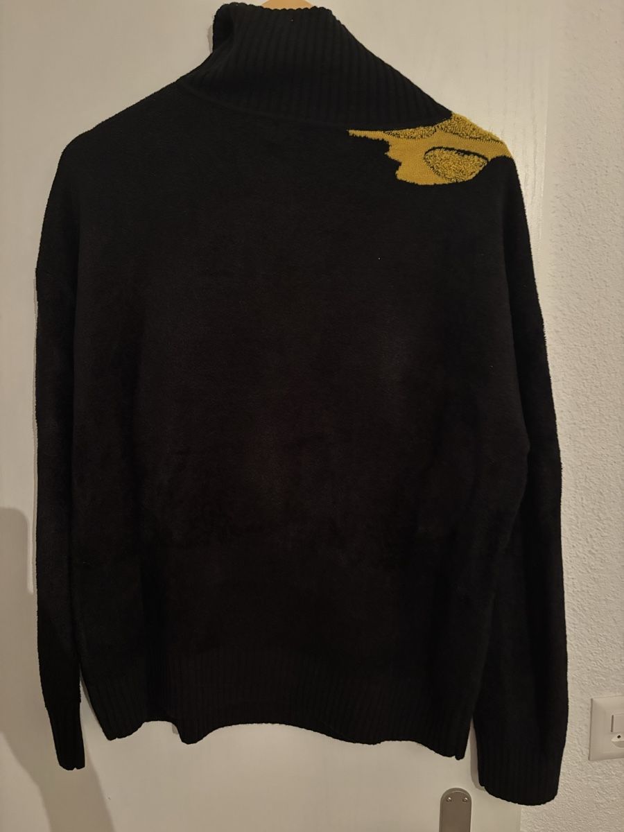 Pullover & Sweatshirts: Marisfrolg Pullover Black with Yellow Pattern Size 36 – Neu (gemäss Beschreibung) aus Basel von ret_jhl6 2