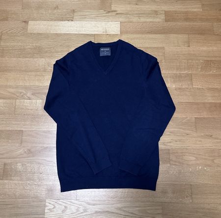 McNeal V-Neck Pullover