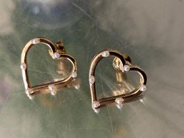 Boucles d'oreilles cœur dorées avec perles T. 2 cm