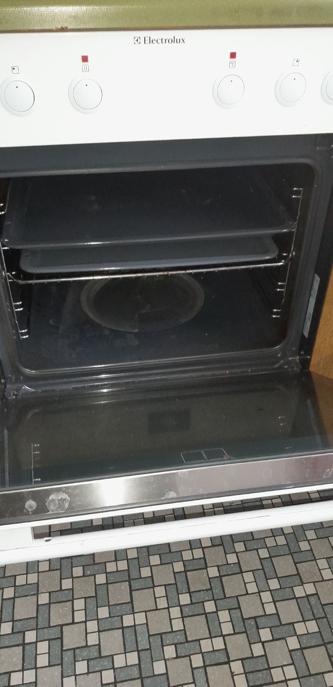 Cucine: Herd mit Backofen – Usato da Windisch venduto da Hasel42 2