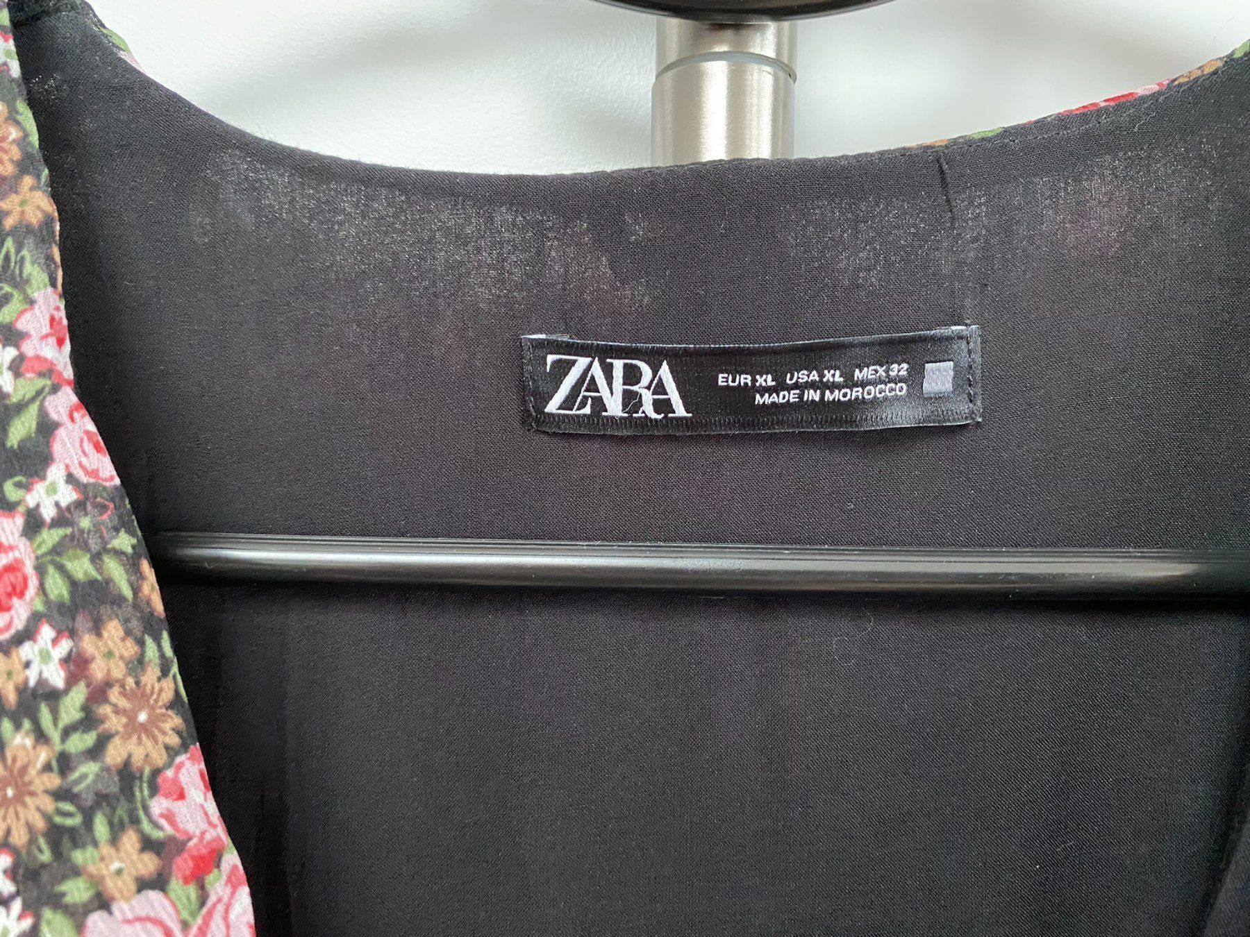 Zara Tuniken: Damentunika ZARA Gr. XL – Neu (gemäss Beschreibung) aus Richterswil von Busanca 1