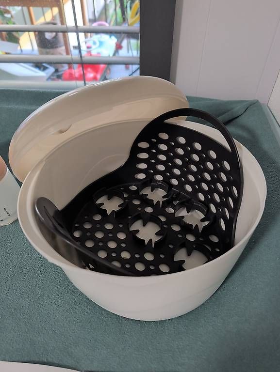Baby-Mahlzeiten: Babymoov microwave bottle steriliser  – Gebraucht aus Schlieren von ing_p898