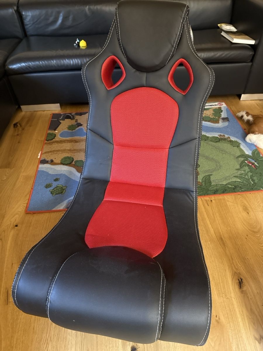 Poltrone: Gaming Sessel mit Sound System - Top Zustand! – Usato da Andiast venduto da 7159