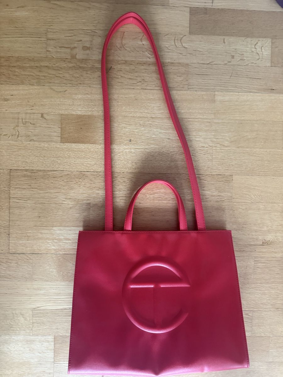 Borse: Telfar Bag Medium in Red – Nuovo (secondo la descrizione) da Bassersdorf venduto da len_czz7