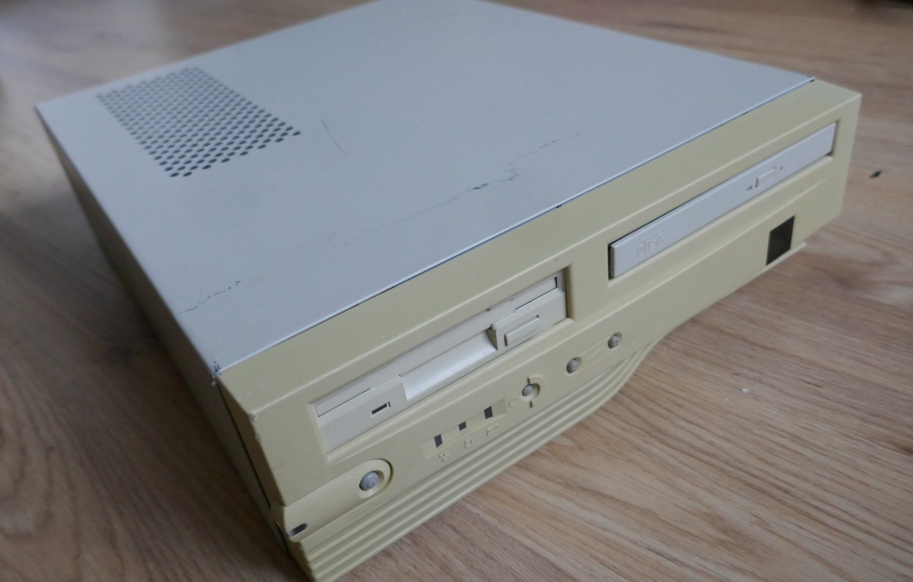 PCs: Alter Computer - Pentium 3 – D'occasion à Wenslingen par FairlightCMI 1