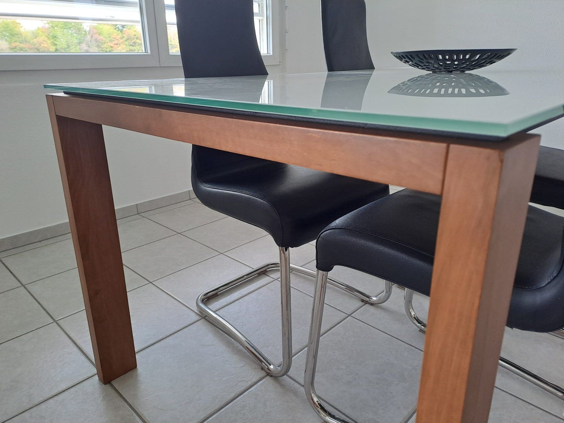 Set de table et chaises: Esstisch von Pfister – D'occasion à Heimberg par Reimann75 1