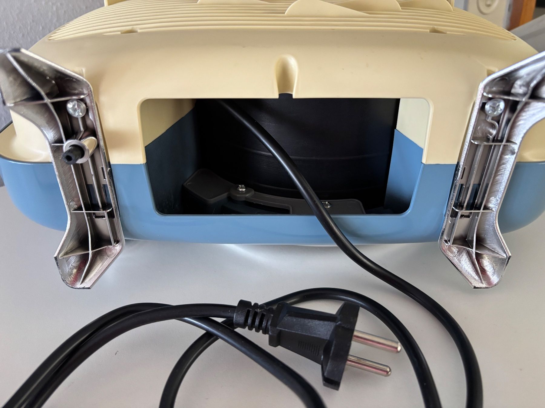 Radiatori: Stufetta Ariete Mod. 808 blu elettrico, 1800-2000W – Usato da PARADISO venduto da pin_vlj8 4