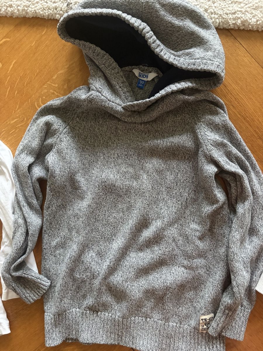 Lotti & Set di vestiti: 2x Pulli 1x Rollkragenshirt Groesse 122 – Usato da St Gallen venduto da hopfen 2