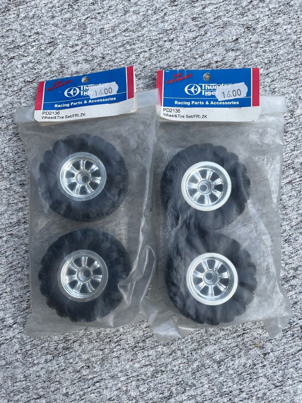 Modellismo RC: 2x PD2136 Thunder Tiger Wheel set ZK – Nuovo (secondo la descrizione) da Chiasso venduto da Carrara-Modellismo