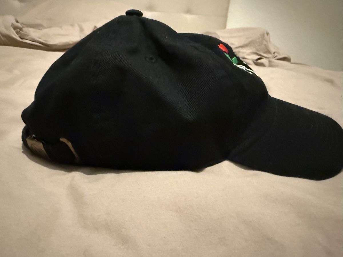 Copricapi, berretti & cappellini: CASQUETTE GQ - ÉDITION LIMITÉE – Usato da Genève venduto da Emorejac 2