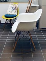 Eames Plastic Armchair DAW Stuhl