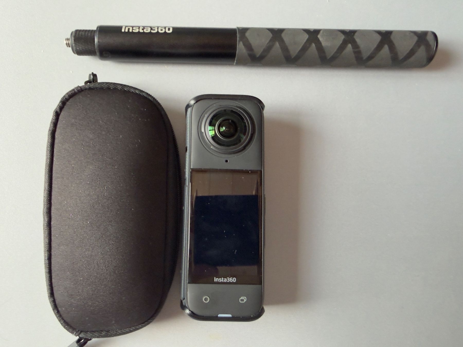 Insta360 Action Cam: Insta360 X4 avec selfie stick – Usato da Vandoeuvres venduto da reverdinf